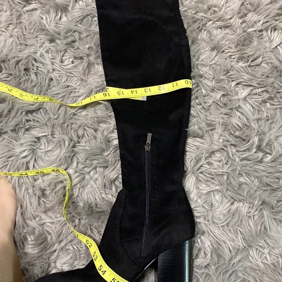 MARC FISHER TALL BOOTS. SIZE 6. - Picture 9 of 11